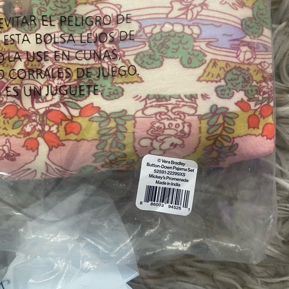 NWT Vera Bradley Mickey’s Promenade Pajama Set - Picture 10 of 11